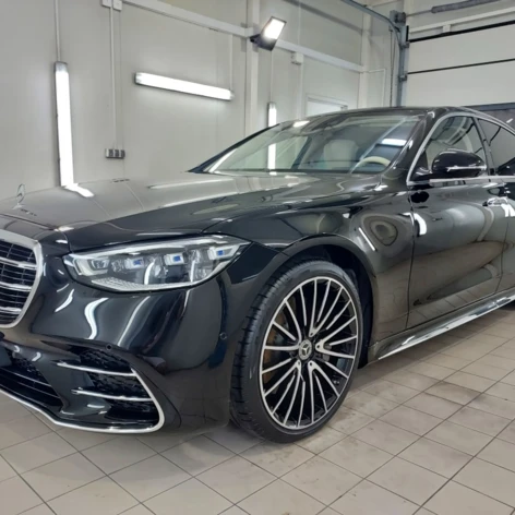 Mercedes-Benz S580